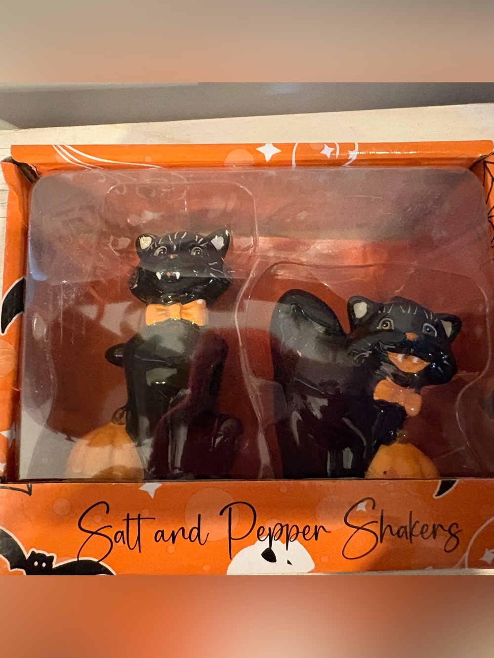 Salt and Pepper Cat Shaker Set - Black and Orange